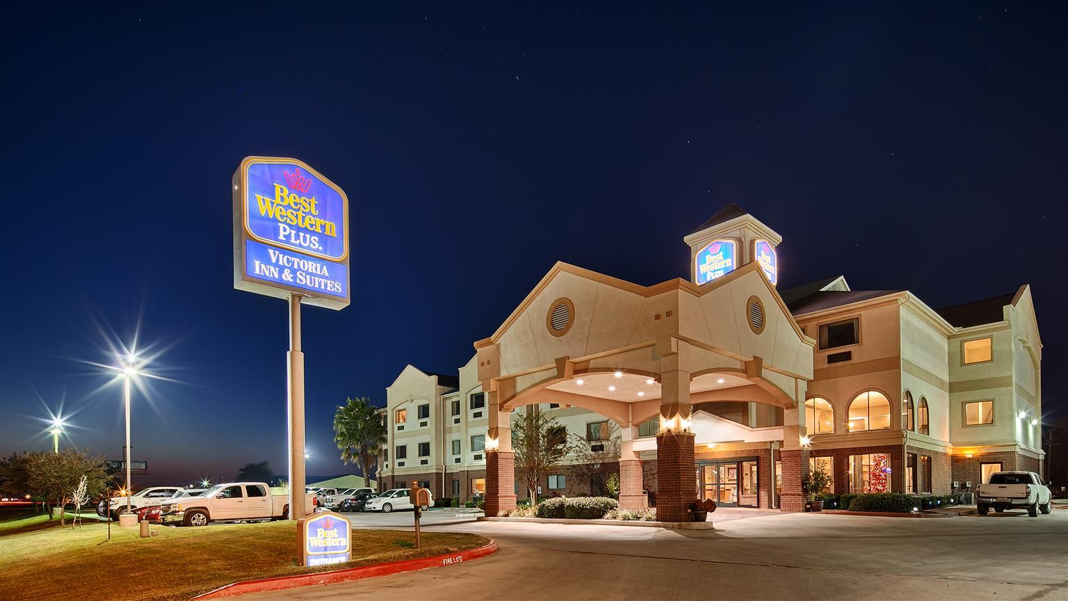 Best Western Plus Victoria Inn & Suites Exterior photo